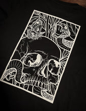 Load image into Gallery viewer, Skull T-shirt

