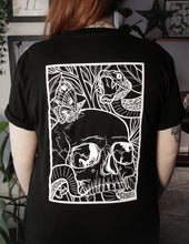 Load image into Gallery viewer, Skull T-shirt
